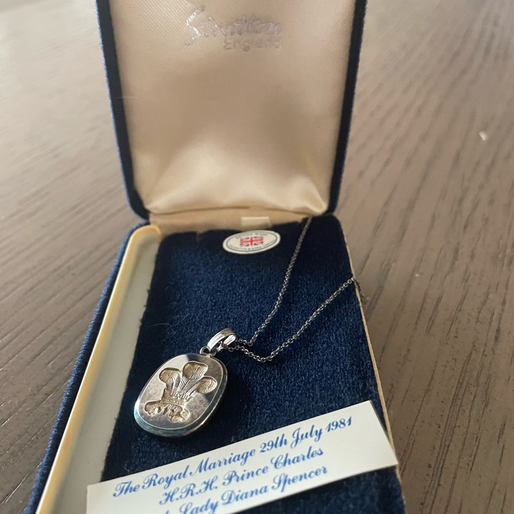Vintage Lady Diana necklace